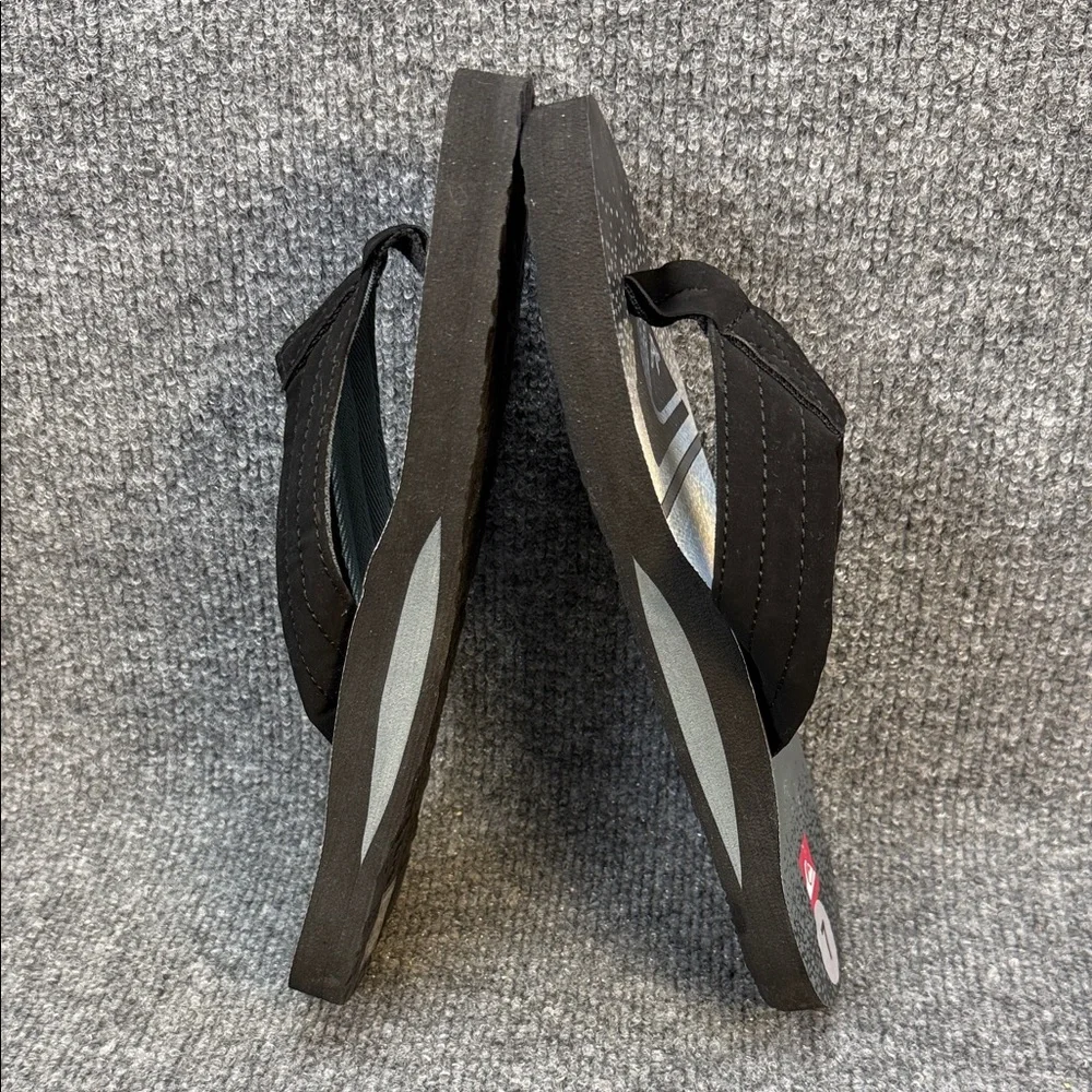 Quiksilver Black and Gray Gradient Men’s Sandals Size 7 EU40 NWOT